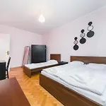 Modern Urban Escape - Old Town - By Upstairs * Kraków