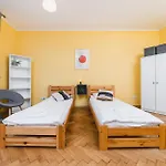 Modern Urban Escape - Old Town - By Upstairs Daire Krakow