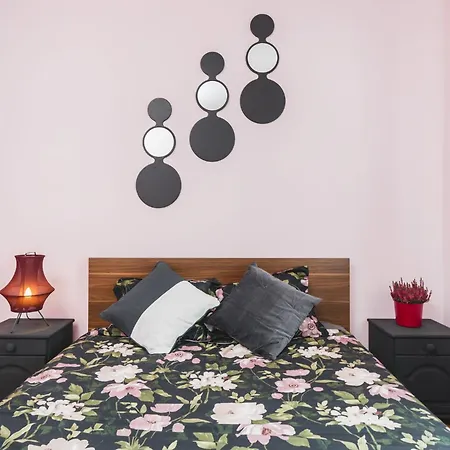 Daire Modern Urban Escape - Old Town - By Upstairs *