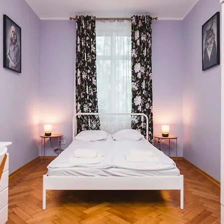 Daire Modern Urban Escape - Old Town - By Upstairs *